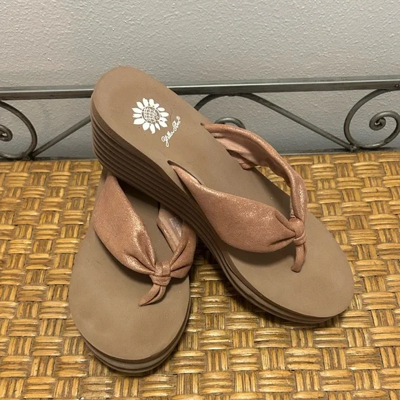 YellowBox Sz 8.5 Rose Gold/Brown Sandals - Picture 1 of 4